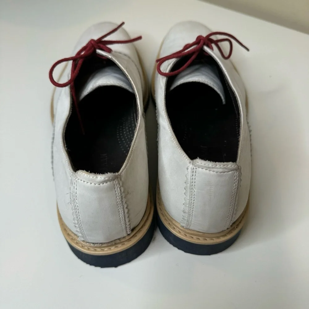 Cole Haan Oxford’s off white suede with red lace size 13